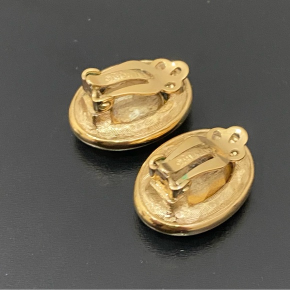 Vintage GIVENCHY New York Goldtone Oval Clear Crystal Rhinestone Clip Earrings - Picture 10 of 16